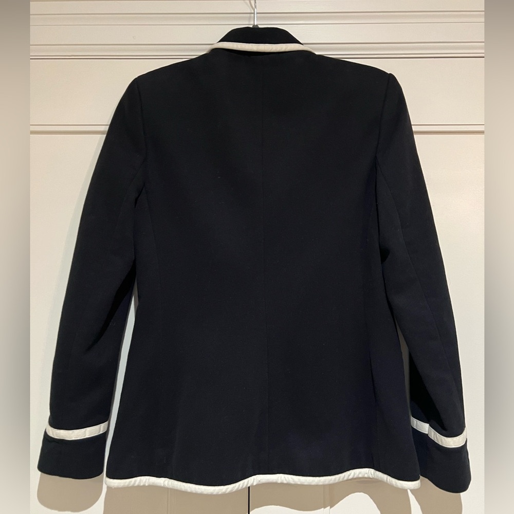 Classic Polo Ralph Lauren Navy Blazer with Off White Trim, Like New, size 6 - Picture 5 of 11